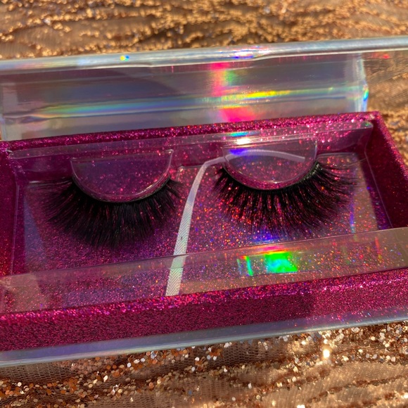 lashes - Picture 5 of 5